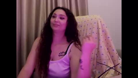 Snapshot of lola_creolla chatting on May 26, 2026, 2:57 pm lola online show from May 26, 2026, 2:57 pm