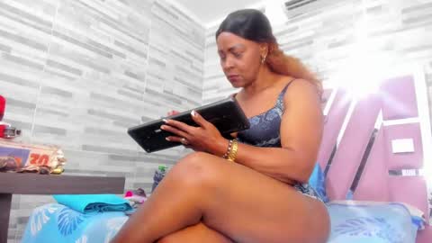 Lola online show from February 27, 2025, 11:20 am