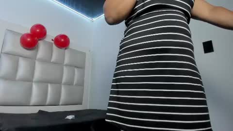 Snapshot of lola_js chatting on June 25, 2026, 11:48 am lola_js online show from June 25, 2026, 11:48 am