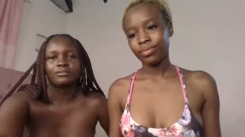 Snapshot of lola_seventy chatting on July 16, 2026, 2:56 pm Lola online show from July 16, 2026, 2:56 pm