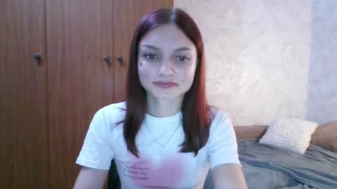 Snapshot of lola_sweetglow chatting on July 27, 2026, 7:10 pm lola_sweetglow online show from July 27, 2026, 7:10 pm