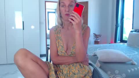 Snapshot of lolaaelita chatting on March 21, 2026, 8:19 am Lola online show from March 21, 2026, 8:19 am