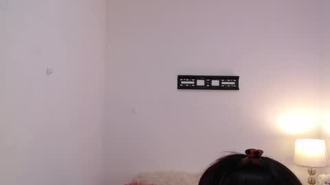 lolaandcamille online show from November 22, 2025, 9:19 am