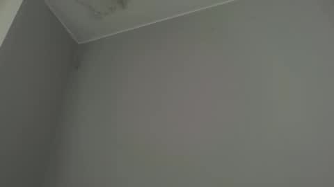 lolaandresbis online show from June 7, 2026, 3:27 pm