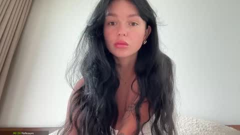 Snapshot of lolaap0pp chatting on May 22, 2026, 3:35 am Lola online show from May 22, 2026, 3:35 am