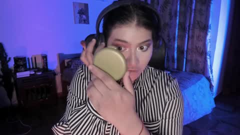 lolaasmith_21 online show from December 17, 2024, 10:54 pm