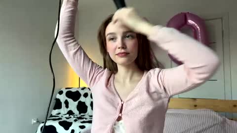 lolaatate online show from March 27, 2026, 4:07 am