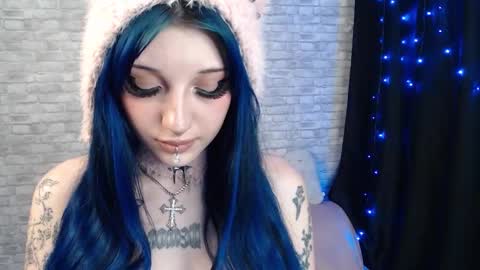 Lola online show from October 8, 2025, 12:58 pm