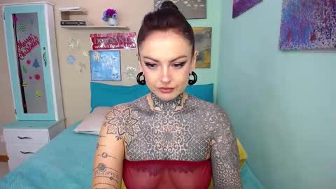 Lola online show from December 23, 2024, 7:20 pm