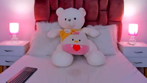 LolaCoper online show from December 26, 2024, 2:22 am