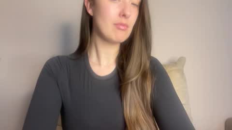 Frt Pr1ncess online show from October 31, 2025, 7:53 am