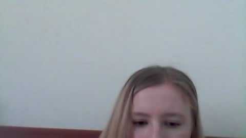 lolaglamour_ online show from June 27, 2026, 10:42 am