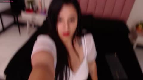 lolagolden1 online show from September 23, 2025, 11:24 am