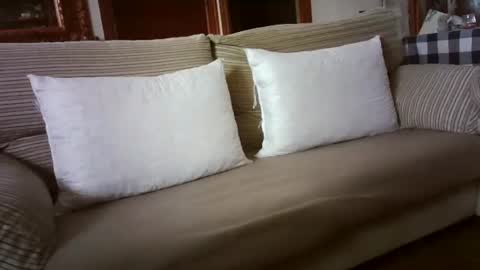 Snapshot of lolahueso chatting on February 22, 2025, 2:30 pm LOLA HUESO y ERIC online show from February 22, 2025, 2:30 pm