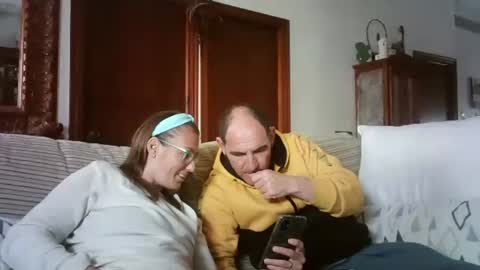 Snapshot of lolahueso chatting on March 6, 2025, 3:35 pm LOLA HUESO y ERIC online show from March 6, 2025, 3:35 pm