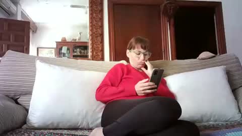 Snapshot of lolahueso chatting on March 9, 2025, 9:24 am LOLA HUESO y ERIC online show from March 9, 2025, 9:24 am