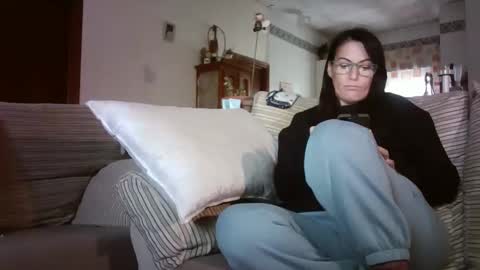 Snapshot of lolahueso chatting on January 6, 2026, 9:35 am LOLA HUESO y ERIC online show from January 6, 2026, 9:35 am