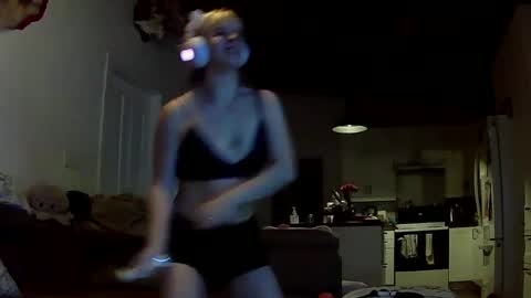 Lola Lixx online show from October 4, 2025, 6:44 am