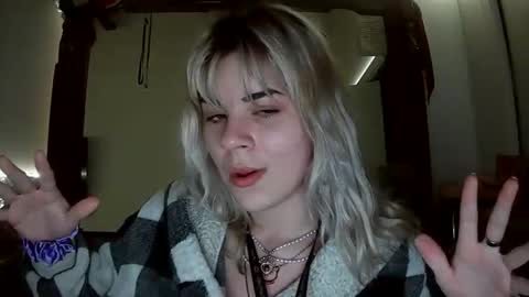 Lola Lixx online show from December 15, 2025, 11:36 am