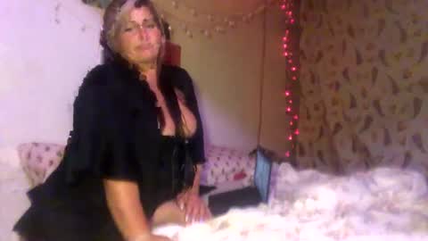 Snapshot of lolamaexoxo chatting on July 14, 2026, 6:07 am Lola Mae online show from July 14, 2026, 6:07 am