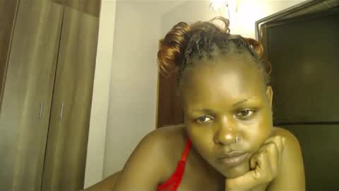 lolamia7 online show from February 16, 2025, 6:32 pm