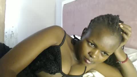 lolamia7 online show from October 11, 2025, 5:50 am