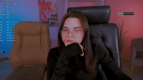 Lola pvt is OPEN online show from February 6, 2025, 3:52 pm