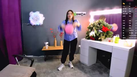 Lola pvt is OPEN online show from February 12, 2025, 12:44 pm