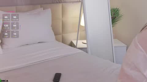 Lola online show from September 27, 2025, 1:43 am