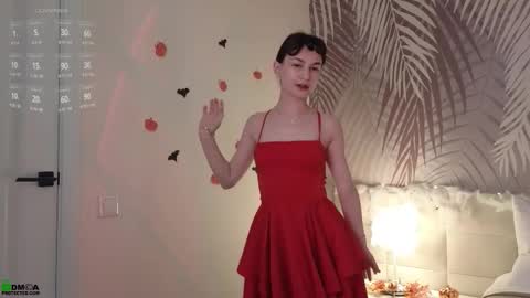 Lola online show from November 1, 2025, 1:40 am