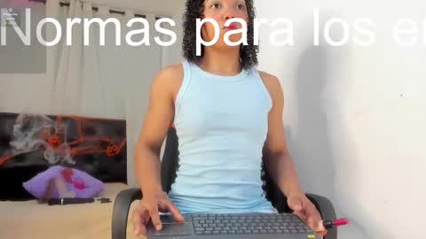 lolareyes1 online show from October 9, 2025, 11:08 am