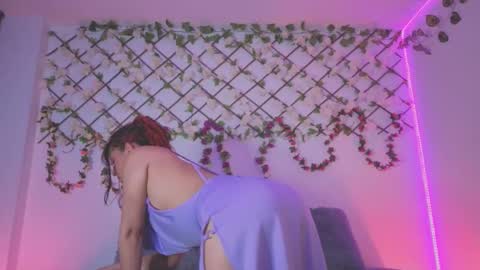  Lola  online show from November 5, 2025, 6:08 pm