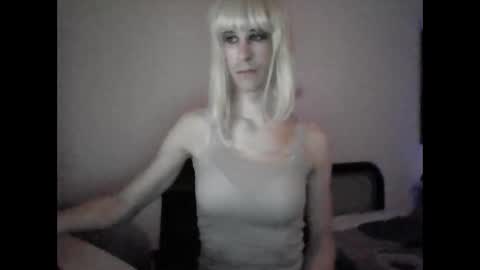 Snapshot of lolax69x chatting on April 8, 2026, 9:26 pm Lola online show from April 8, 2026, 9:26 pm