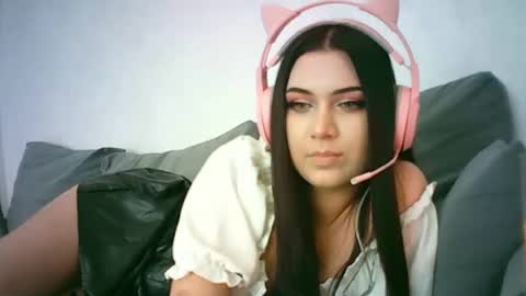 Snapshot of lolaxbunnyx chatting on June 16, 2026, 11:57 am LolaXBunnyx online show from June 16, 2026, 11:57 am