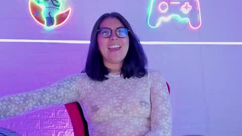 Lola online show from November 3, 2025, 11:44 am