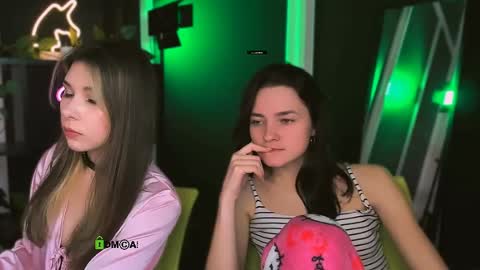 Snapshot of lole_ti chatting on April 4, 2026, 6:05 pm lole ti online show from April 4, 2026, 6:05 pm
