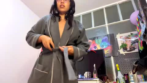 Lolita  online show from January 9, 2025, 5:44 am