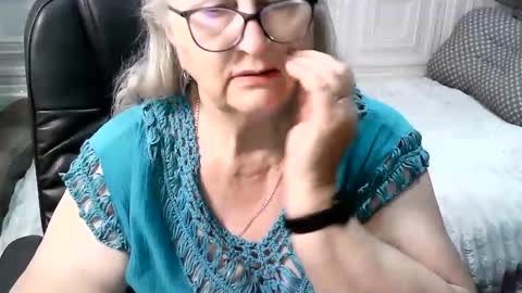 LolkaAlyss online show from June 2, 2026, 7:54 am