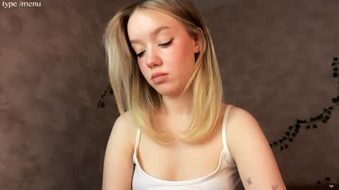 Mia online show from April 11, 2026, 7:45 am