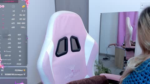 Snapshot of lolly_js_ chatting on December 29, 2024, 6:45 am Lolly online show from December 29, 2024, 6:45 am