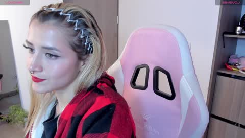 Snapshot of lolly_js_ chatting on December 31, 2024, 7:53 am Lolly online show from December 31, 2024, 7:53 am