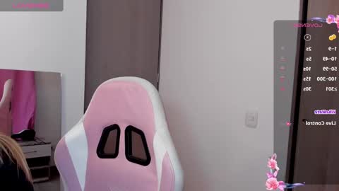 Snapshot of lolly_js_ chatting on January 26, 2025, 3:38 am Lolly online show from January 26, 2025, 3:38 am