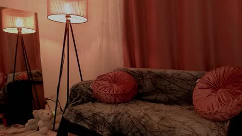 Snapshot of lolly_js_ chatting on October 17, 2025, 4:37 am Lolly online show from October 17, 2025, 4:37 am