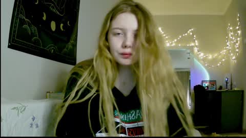 Lilly online show from December 4, 2024, 11:24 pm