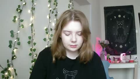 Lilly online show from March 10, 2025, 1:54 pm