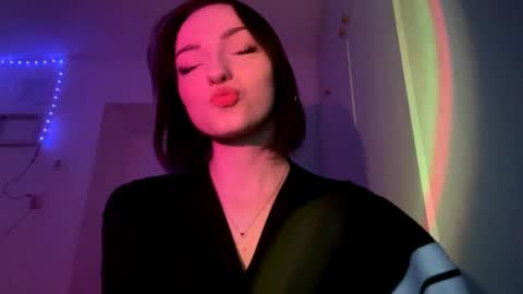 Polly online show from April 18, 2026, 3:27 pm