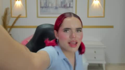 Snapshot of loly_berry chatting on May 15, 2026, 9:00 pm L O L Y online show from May 15, 2026, 9:00 pm