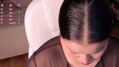 loly_marce online show from September 22, 2025, 8:33 pm