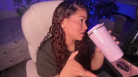 Snapshot of loly_marce chatting on March 16, 2026, 8:57 pm loly_marce online show from March 16, 2026, 8:57 pm