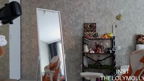Snapshot of lolymolli chatting on June 19, 2026, 10:41 am Molli online show from June 19, 2026, 10:41 am
